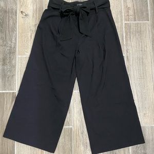 Ann Taylor wise leg ankle crop pants